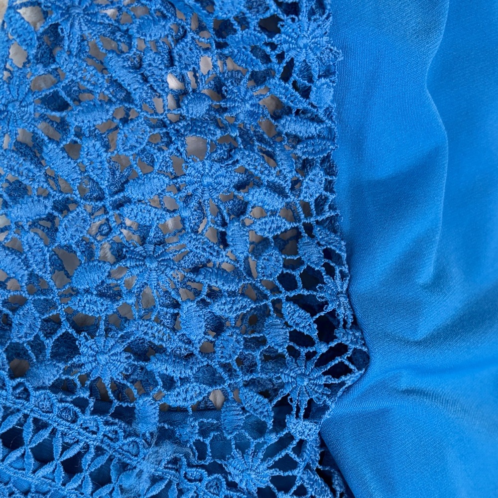 Karl Lagerfeld Vibrant Blue Lace Women's Blouse Size L Pearl Button Designer - Picture 8 of 9